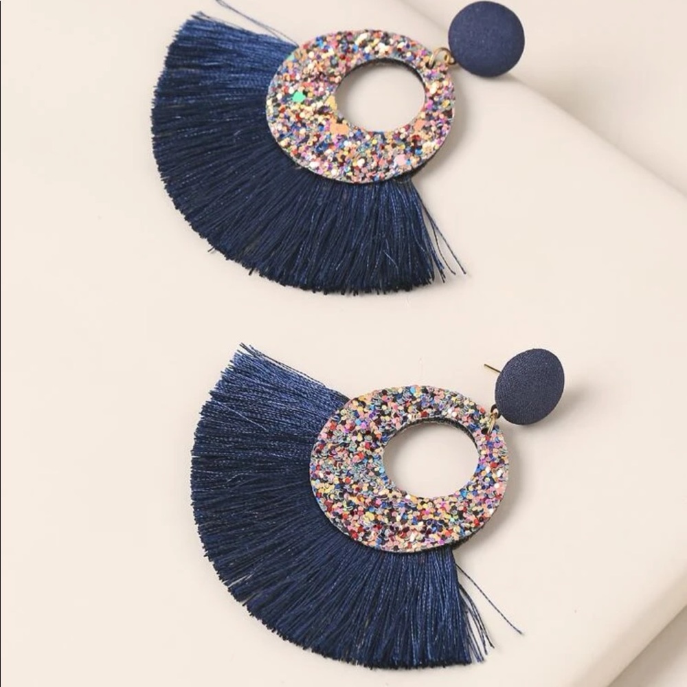 7/$35✨Boho Dazzling Tassel Fringe Blue Multicolor Sequin Statement Earrings NWT - Picture 7 of 10